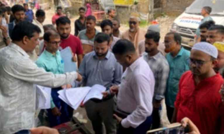 মঠবাড়িয়ায় দুই হাসপাতাল ও ৫ ডায়াগনস্টিক সেন্টারে জরিমানা, ৬টি সিলগালা