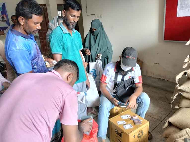 কলাপাড়ায় তদারকির অভাবে টিসিবি কার্যক্রম ভেস্তে যাওয়ার শঙ্কা
