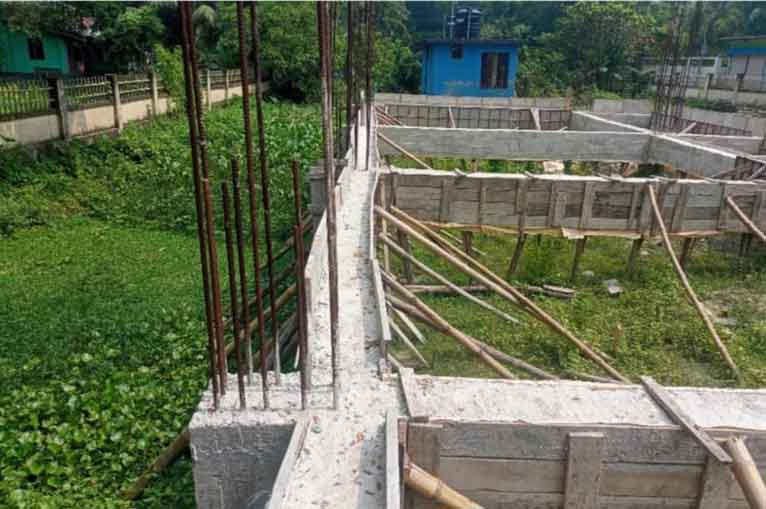 গৌরনদীতে সরকারি প্রাথমিক বিদ্যালয় ভবন নির্মাণে অনিয়মের অভিযোগ