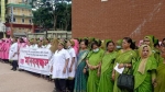 পিরোজপুরে নার্সিং একীভূতকরণের প্রতিবাদে মানববন্ধন