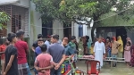 বাবার লাশ দাফনে বাধা দিয়ে সম্পত্তি দলিল