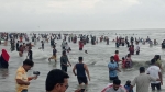 পূজার ছুটির তৃতীয় দিনে পর্যটকে কানায় কানায় সাগরকন্যা কুয়াকাটা