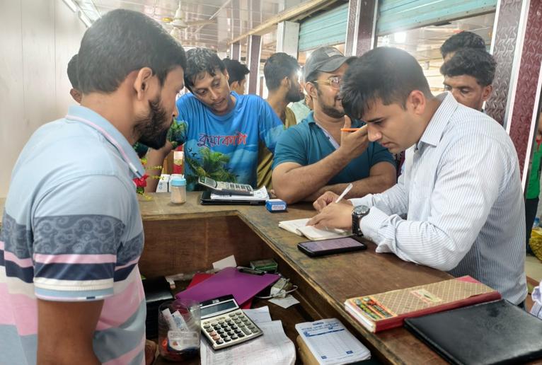 কুয়াকাটায় অস্বাস্থ্যকর খাবার ও অনিয়মে ৪ হোটেলকে জরিমানা
