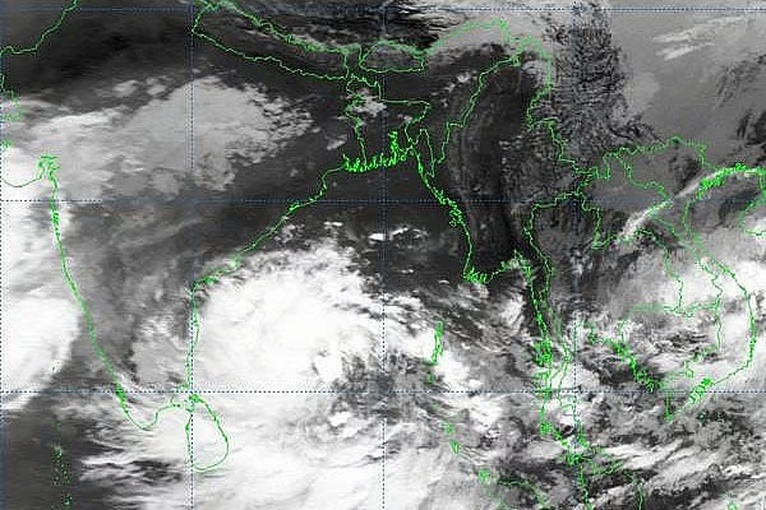 বঙ্গোপসাগরে ঘূর্ণিঝড় ‘মোনথা’: পায়রায় ২ নম্বর হুঁশিয়ারি সংকেত