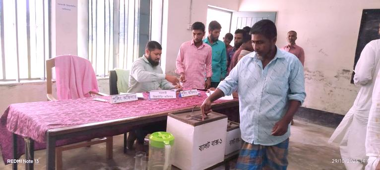 নেছারাবাদে ইছামউদ্দিন মাধ্যমিক বিদ্যালয়ে ম্যানেজিং কমিটির নির্বাচন সম্পন্ন