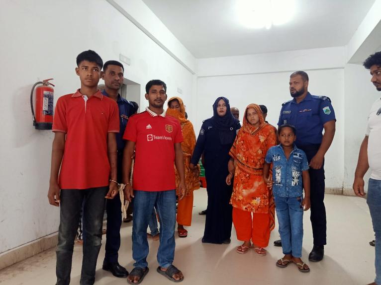 চাঁপাইনবাবগঞ্জে পুশইনের ৬ ভারতীয় নাগরিকের অভিযোগ গঠনের দিন পেছাল