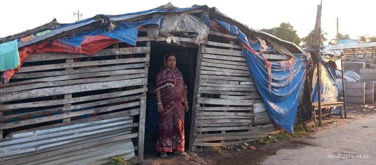 গলাচিপায় স্বামী পরিত্যক্তা বিউটি রানীর আর্তনাদ: পথে বসার আশঙ্কা