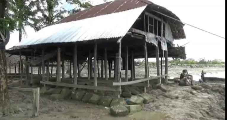 পটুয়াখালী-বরগুনায় ভয়াবহ প্রাণহানি ও ধ্বংসযজ্ঞ এখনও স্পষ্ট