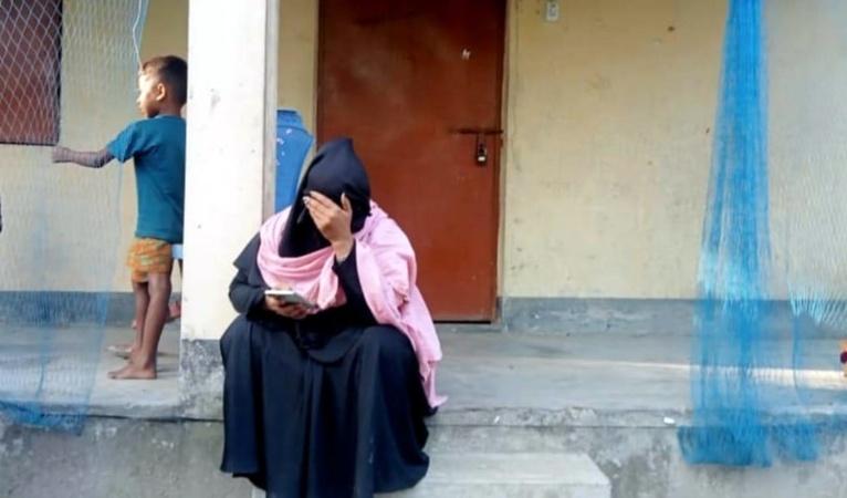 বিয়ের দাবিতে মুসলিম যুবকের বাড়িতে ৯ দিন ধরে অনশনে হিন্দু তরুণী