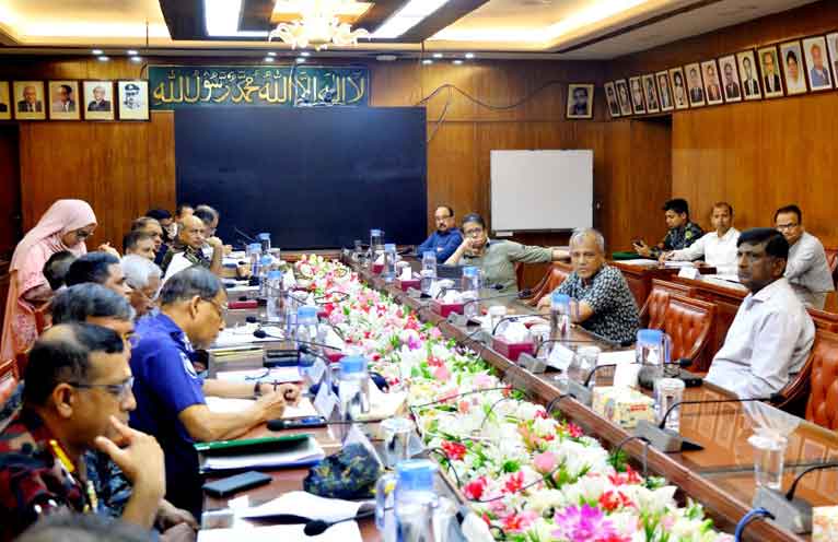 রাজনৈতিক নেতাকর্মীদের অবৈধ সুবিধা দিলে পুলিশের বিরুদ্ধে ব্যবস্থা-স্বরাষ্ট্র উপদেষ্টা