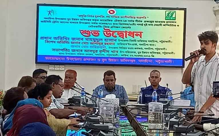 গলাচিপায় যুব উন্নয়নের ভ্রাম্যমাণ ভ্যানে কম্পিউটার প্রশিক্ষণ শুরু