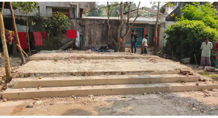 এখানেই ছিল সুন্দরদী গ্রামের সেই দুর্গা মন্দিরটি, এখন কেবল খালি ভিটি পড়ে আছে।