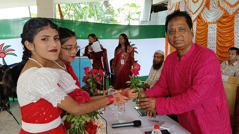 কলাপাড়া মহিলা ডিগ্রি কলেজে নবীন শিক্ষার্থীদের বরণ