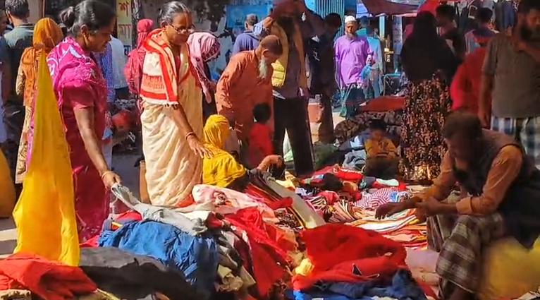 কলাপাড়ায় জমে উঠেছে পুরাতন শীতবস্ত্রের বাজার