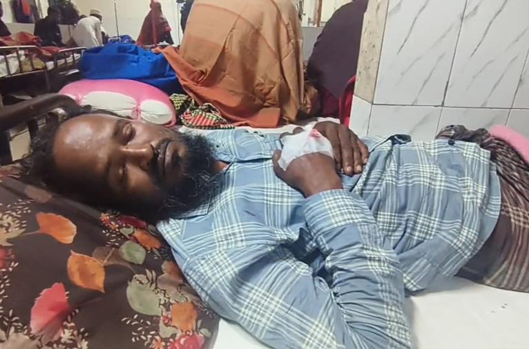 কলাপাড়ায় জমি বিরোধে বাবা-ছেলেকে মারধর, হাসপাতালে ভর্তি