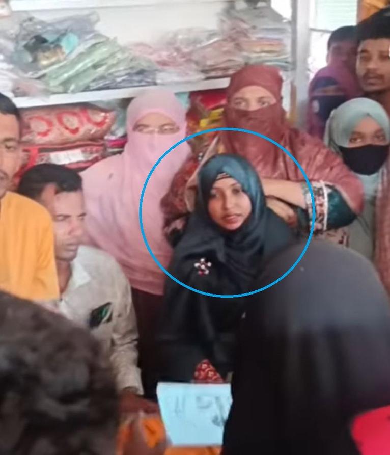 চরফ্যাশনে কোটি টাকা আত্মসাতের অভিযোগে জনতার হাতে আটক পিংকি বেগম