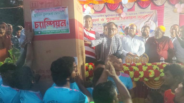 কালকিনিতে মিনিবার ফুটবল ফাইনাল: ট্রাইব্রেকারে চ্যাম্পিয়ন নির্ধারণ