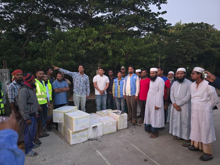 কুয়াকাটায় যাত্রীবাহী বাস থেকে ৯শ’ কেজি জাটকা জব্দ