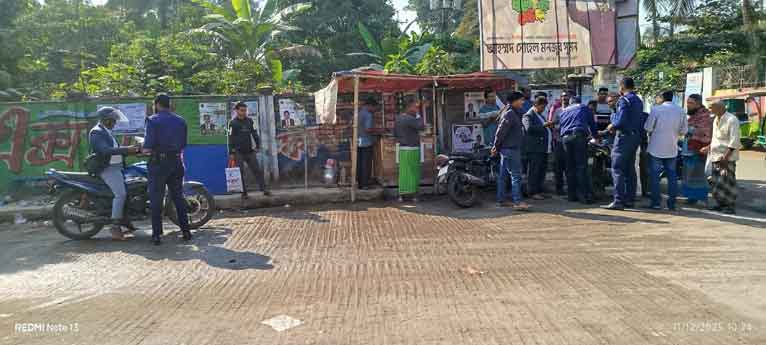 নেছারাবাদে মোটরসাইকেল নিয়ে পালাতে গিয়ে পথচারিকে ধাক্কা