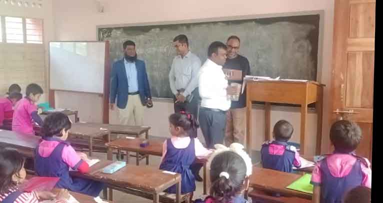 কাউখালীতে বের করে দেয়া শিক্ষার্থীদের পরীক্ষায় নিল প্রশাসন