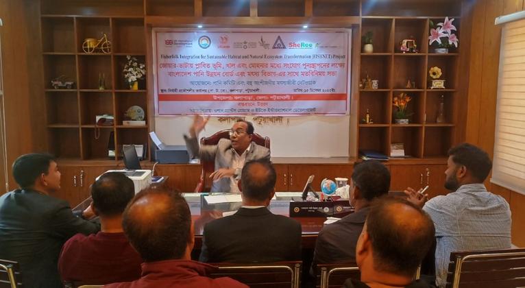 কলাপাড়ায় জোয়ার-ভাটায় প্লাবিত ভূমি ও খালের সংযোগ পুনঃস্থাপন নিয়ে মতবিনিময়