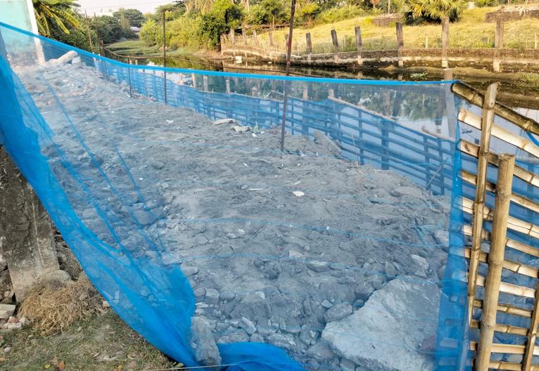 কুয়াকাটায় সরকারি খাল দখল করে পাঁচ তারকা হোটেল নির্মাণের অভিযোগ