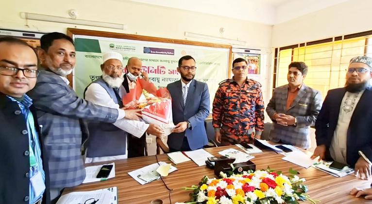 বরগুনায় জলবায়ু ঝুঁকি মোকাবেলায় কমিউনিটি সংলাপ