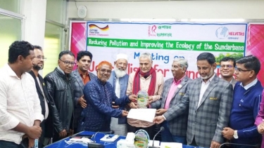 বরগুনায় পরিবেশ সাংবাদিকতায় তিনজনকে পুরস্কৃত