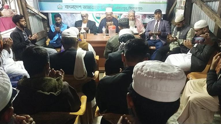 নাজিরপুরে শহীদ ওসমান হাদির মাগফিরাত কামনায় দোয়া মাহফিল