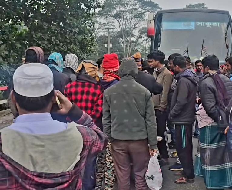 গৌরনদীতে সাকুরা পরিবহনের ধাক্কায় ভ্যানচালক নিহত