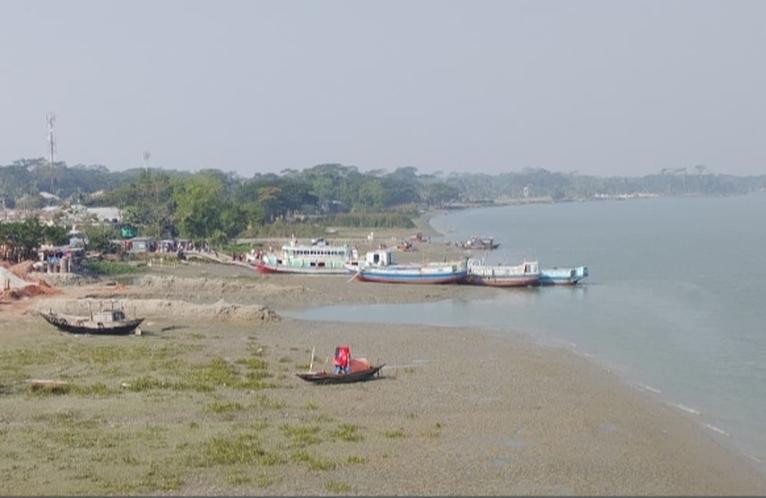 গলাচিপা অঞ্চলের নদীতে নাব্যতা সংকট, ব্যাহত নৌ চলাচল
