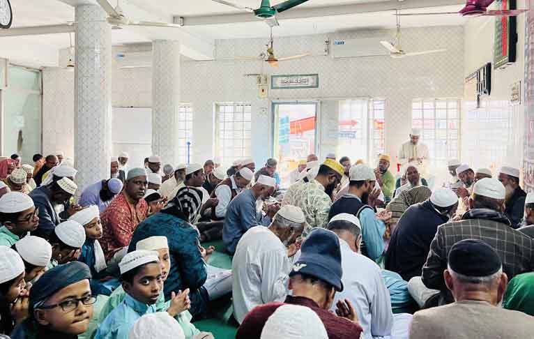 খালেদা জিয়ার রুহের মাগফিরাত কামনায় কাউখালীতে দোয়া