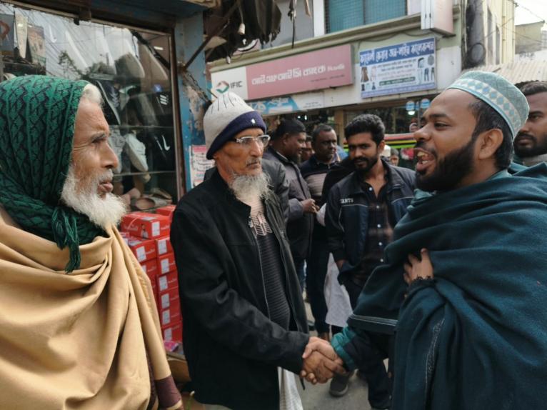 মোংলায় গণভোটে ‘হ্যাঁ’ পক্ষে এনসিপি প্রার্থী মোল্লা রহমাতুল্লাহর প্রচারণা