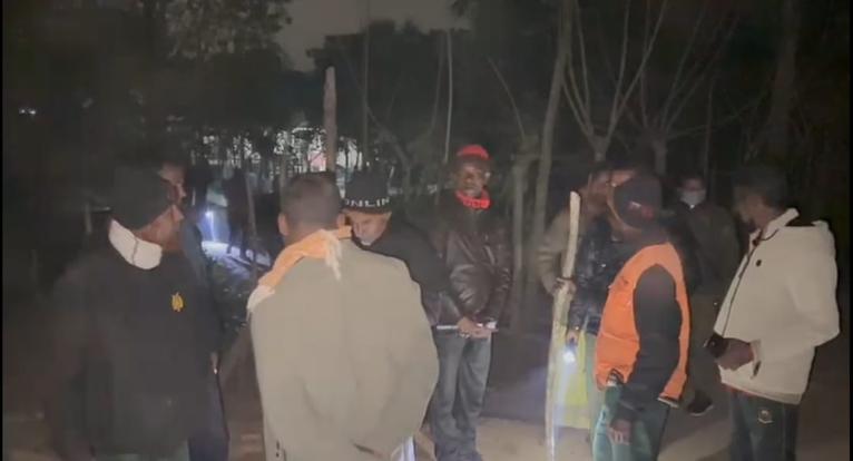 সুন্দরবনে হরিণ শিকারের ফাঁদে আটকে পড়েছে বাঘ