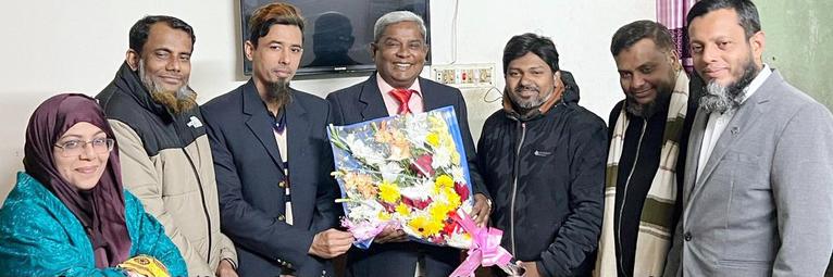 গৌরনদী প্রেসক্লাবের নবনির্বাচিত সভাপতিকে ফুলেল শুভেচ্ছা