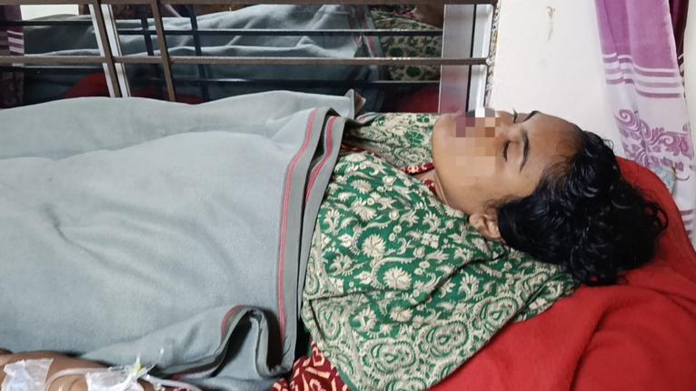 পায়রা সেতু থেকে নদীতে ঝাঁপ, কলেজছাত্রী উদ্ধার