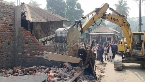 <small>অবৈধ স্থাপনা উচ্ছেদ অভিযান </small> দশমিনায় প্রায় অর্ধকোটি টাকার সরকারি সম্পদ উদ্ধার