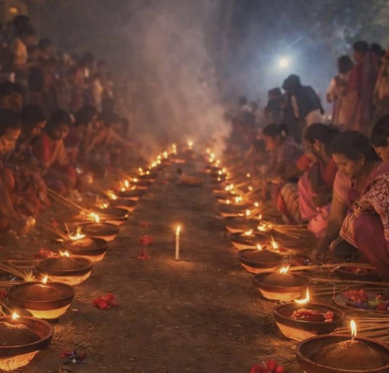 ১০৯টি চুলায় একযোগে পিঠা ভাজা: পিরোজপুরের নাজিরপুরে শতবর্ষী চিতই পিঠা উৎসব
