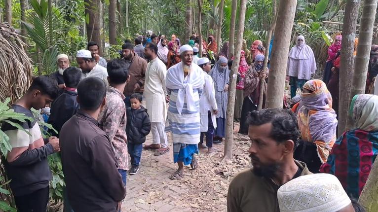 বাগেরহাটে সন্তানকে হত্যার পর ছাত্রলীগ সভাপতির স্ত্রীর আত্মহত্যা