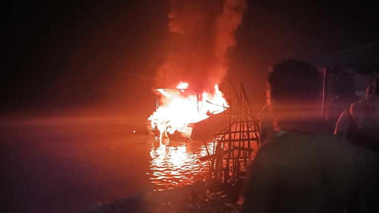 নৌ পুলিশের হাই-স্পিড বোটে অগ্নিকাণ্ড, দগ্ধ এক সদস্য