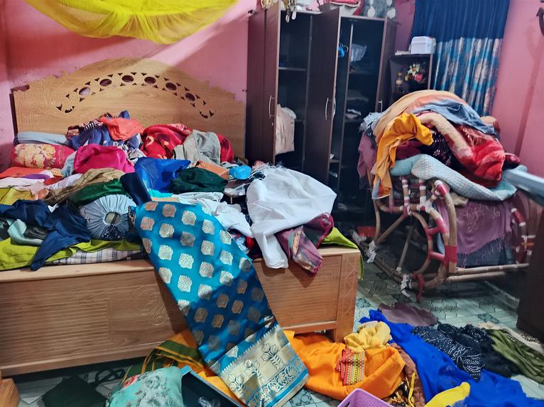 কলাপাড়ায় চিকিৎসা শেষে ঘরে ফিরে সর্বনাশ, খোয়া গেল টাকা ও স্বর্ণালংকার