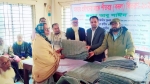 পিরোজপুরে অসহায় প্রবীণদের মাঝে কম্বল বিতরণ