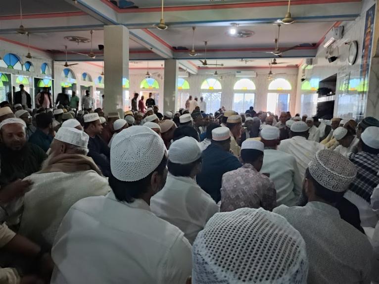 বিজয় মিছিল নয়, দোয়া মিলাদে কৃতজ্ঞতা জানালেন মোশাররফ হোসেন