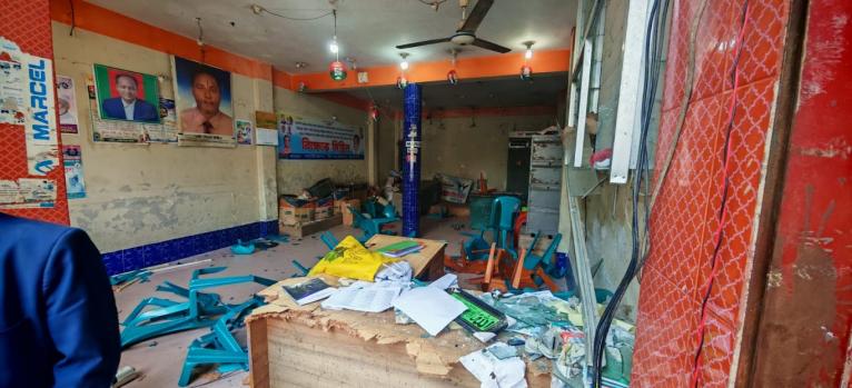 বাউফলে পাল্টাপাল্টি হামলা-ভাঙচুরে অন্তত ৫ আহত