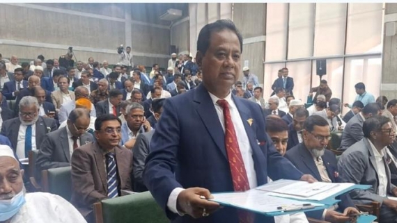 পটুয়াখালী-৪ আসনে এবিএম মোশাররফের বড় জয়ের পর এমপি হিসেবে শপথ গ্রহণ