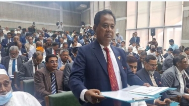 পটুয়াখালী-৪ আসনে এবিএম মোশাররফের বড় জয়ের পর এমপি হিসেবে শপথ গ্রহণ