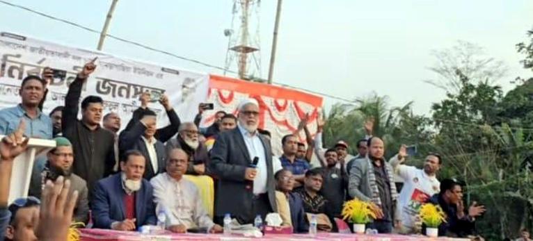 মঠবাড়িয়ায় ধানের শীষের প্রার্থী রুহুল আমিন দুলালের উঠান বৈঠক