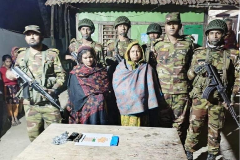 নাজিরপুরে যৌথ অভিযানে ২৯৬ পিস ইয়াবাসহ দুই নারী আটক