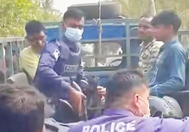 ভোটের আগের দিন পাথরঘাটায় টাকা বিতরণের অভিযোগে দুজন আটক