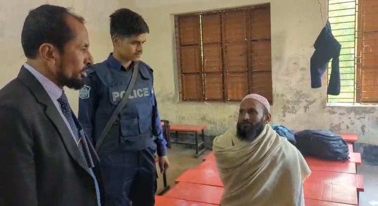 ভোটকেন্দ্রের গোপন কক্ষে ছবি তোলায় কুয়াকাটায় একজন আটক